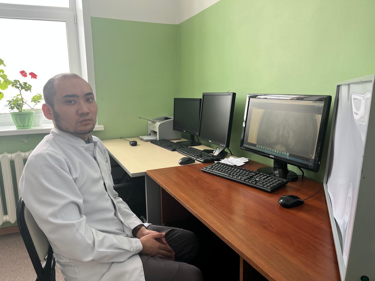 Врач-рентгенолог Мугазов Дулат Оралбаевич